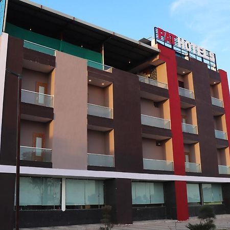 Pat Hotels Індаур Екстер'єр фото