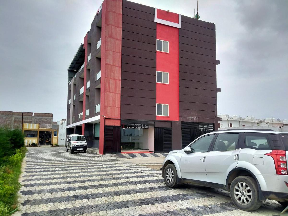 Pat Hotels Індаур Екстер'єр фото