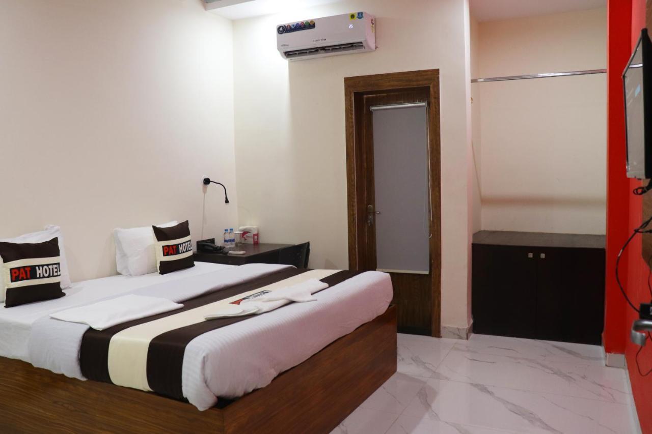 Pat Hotels Індаур Екстер'єр фото