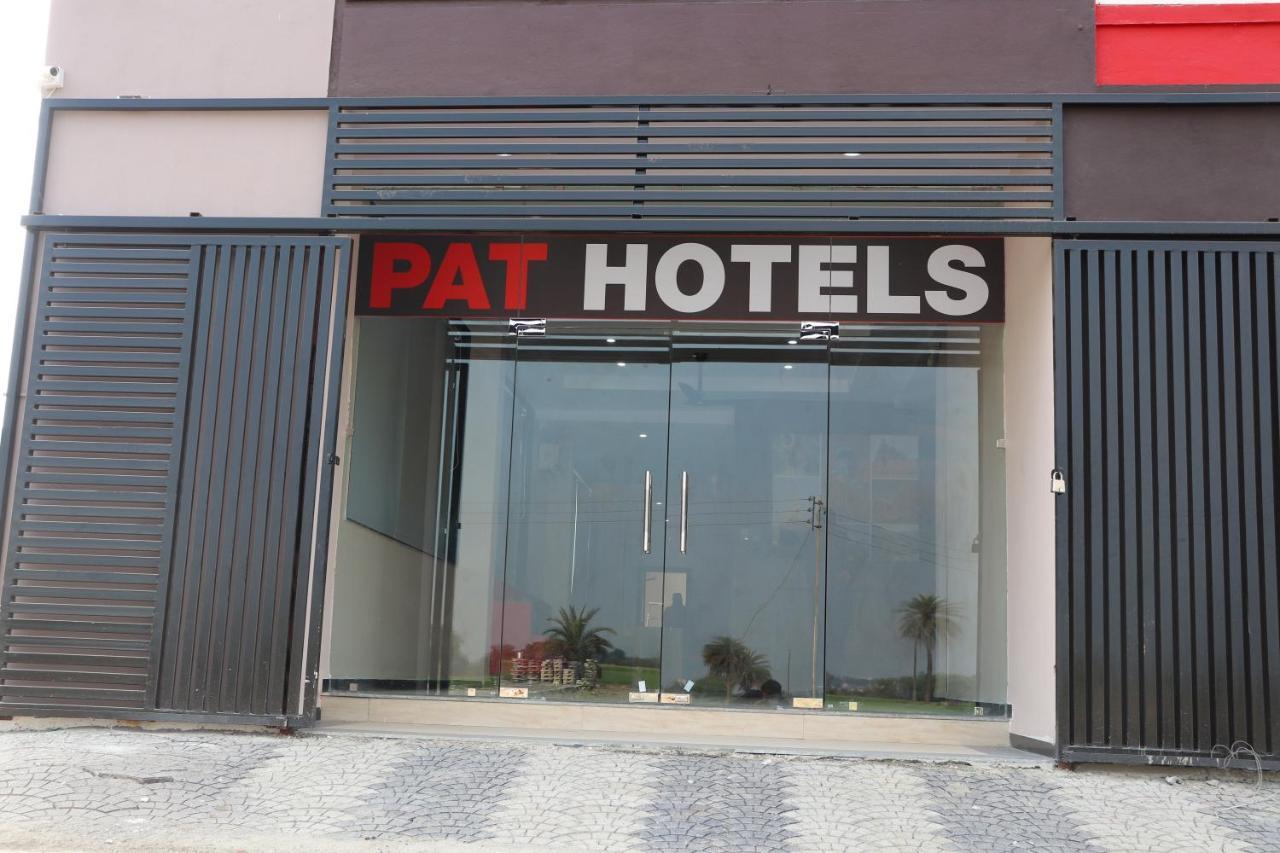 Pat Hotels Індаур Екстер'єр фото