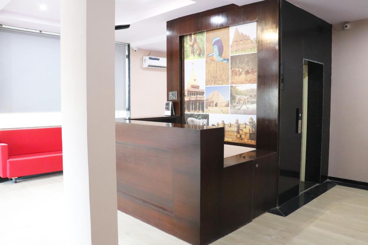 Pat Hotels Індаур Екстер'єр фото